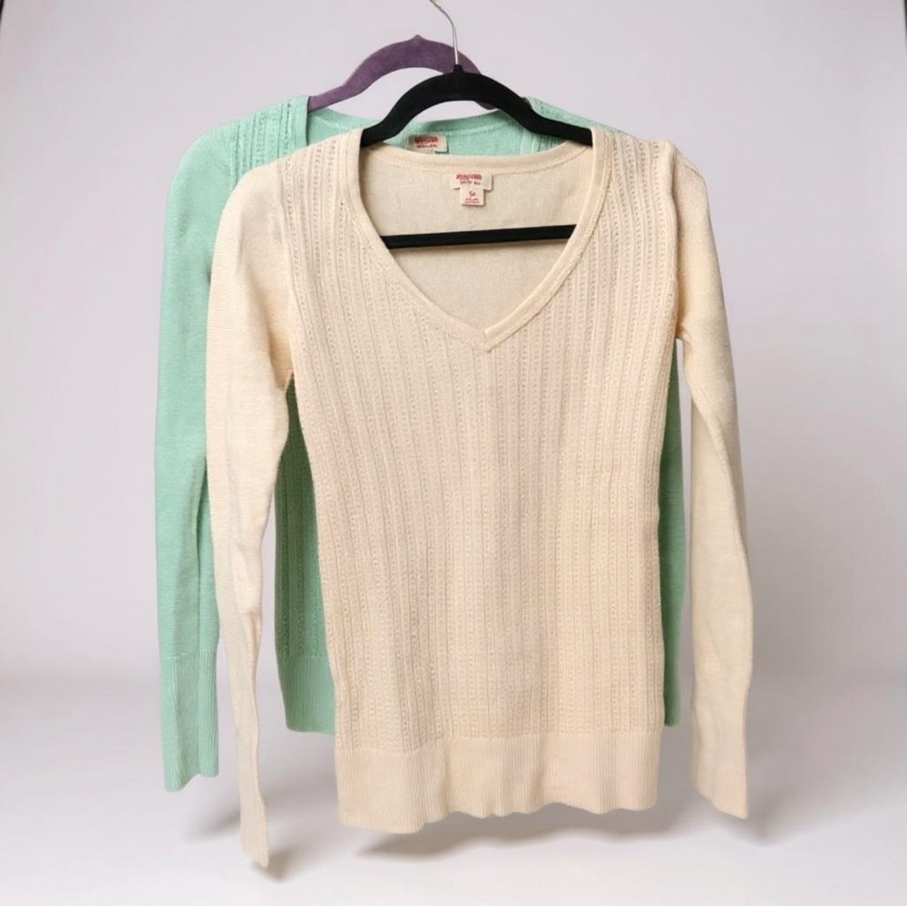 Mossimo Supply Co V-Neck Tops Set of 2 Cream and Turquoise